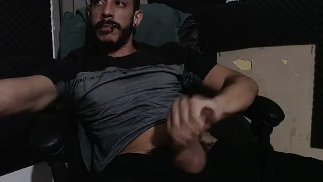 MachoScorpionCaralho online show from 04.21.26