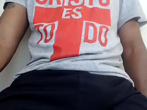 Snapshot of royblackbigpvt chatting on 03.17.25 royblackbigpvt online show from 03.17.25