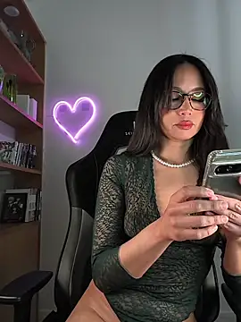 Snapshot of Naughty-Jessie chatting on 03.05.26 Naughty-Jessie online show from 03.05.26
