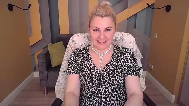 Candy Long online show from 05.17.26