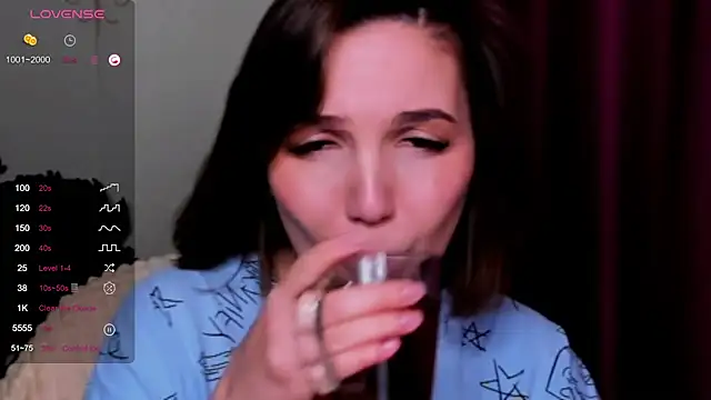 KindHazelHere  online show from 03.03.25