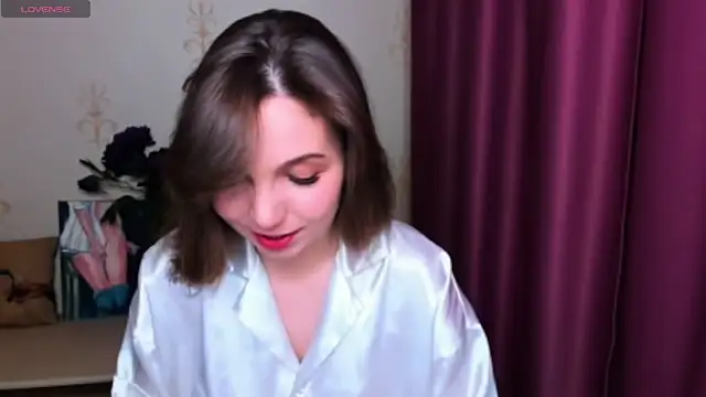 KindHazelHere  online show from 03.07.25