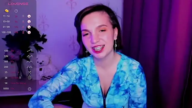 KindHazelHere  online show from 11.21.25