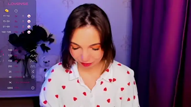 KindHazelHere  online show from 01.08.26