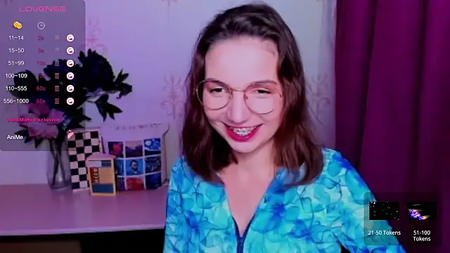 Snapshot of KindHazelHere_ chatting on 07.12.26 KindHazelHere online show from 07.12.26