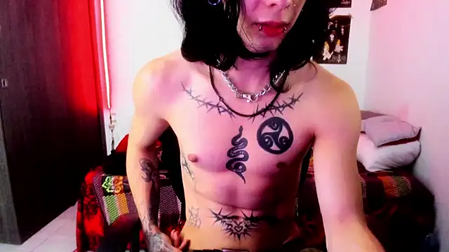 Snapshot of dussk_ chatting on 12.07.24 dussk online show from 12.07.24