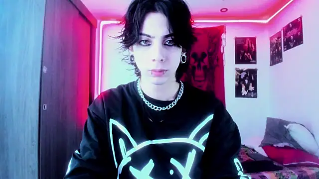 Snapshot of dussk_ chatting on 12.24.24 dussk online show from 12.24.24