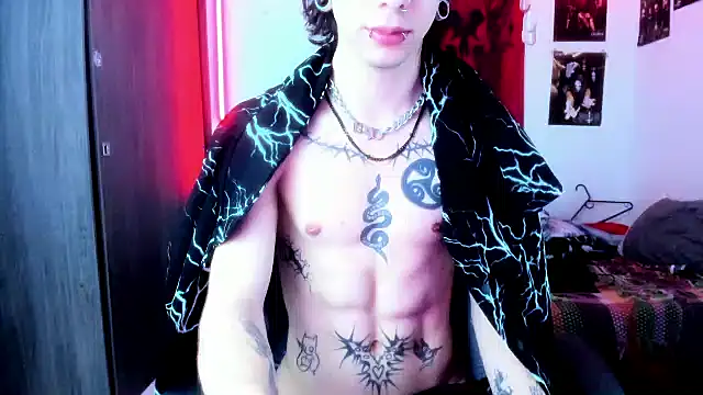 Snapshot of dussk_ chatting on 12.29.24 dussk online show from 12.29.24