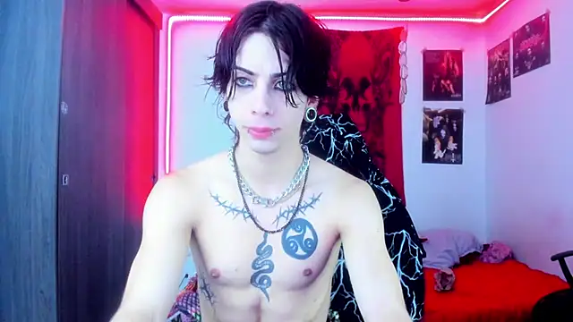 Snapshot of dussk_ chatting on 01.18.25 dussk online show from 01.18.25