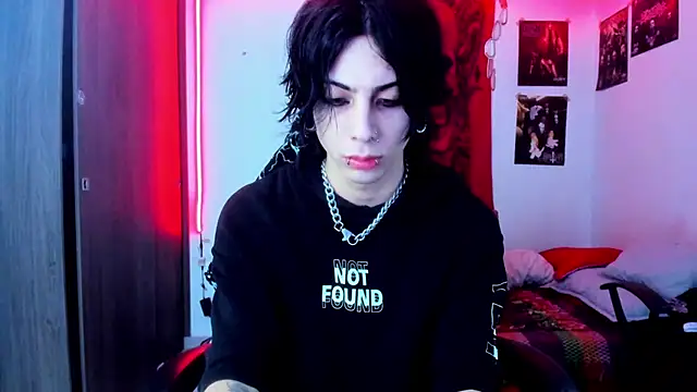 Snapshot of dussk_ chatting on 02.15.25 dussk online show from 02.15.25