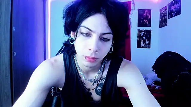 Snapshot of dussk_ chatting on 02.20.25 dussk online show from 02.20.25