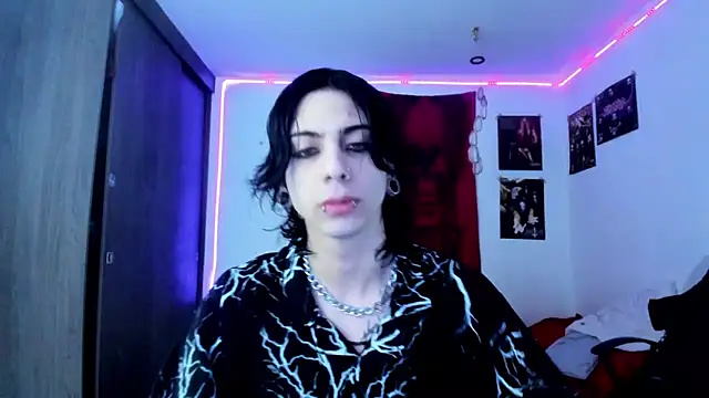 Snapshot of dussk_ chatting on 02.23.25 dussk online show from 02.23.25