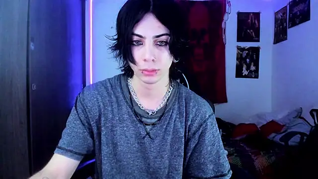 Snapshot of dussk_ chatting on 02.28.25 dussk online show from 02.28.25