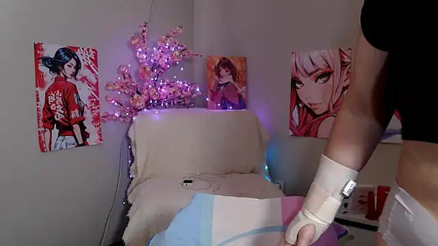 Snapshot of Moertomlly chatting on 11.23.25 Moertomlly online show from 11.23.25