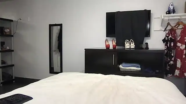 TiffaneyLove online show from 05.15.26