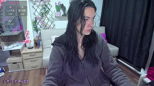 Snapshot of Lunlunera chatting on 01.31.25 Lunlunera online show from 01.31.25