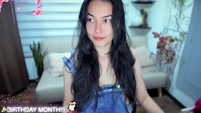 Snapshot of Lunlunera chatting on 11.09.25 Lunlunera online show from 11.09.25