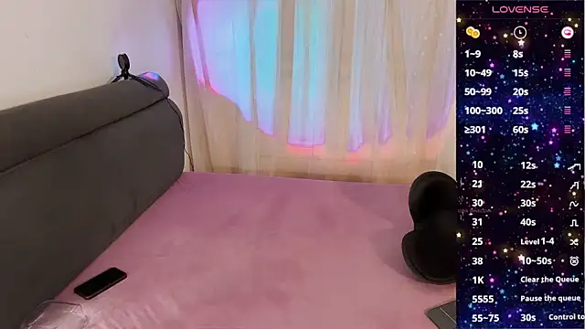 liliwang03 online show from 02.15.25