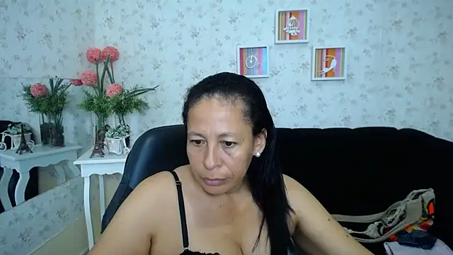 mature martina online show from 02.18.25