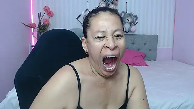 Snapshot of mature_martina chatting on 05.03.26 mature martina online show from 05.03.26