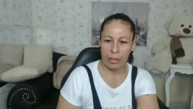 Snapshot of mature_martina chatting on 06.01.26 mature martina online show from 06.01.26
