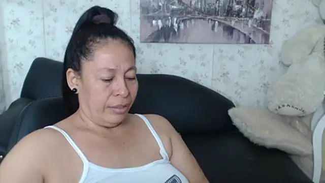 Snapshot of mature_martina chatting on 06.12.26 mature martina online show from 06.12.26