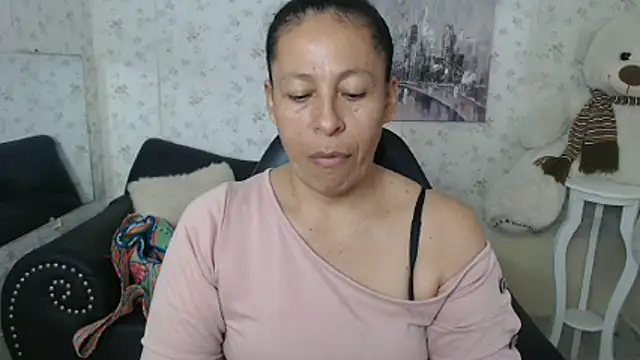 Snapshot of mature_martina chatting on 06.18.26 mature martina online show from 06.18.26