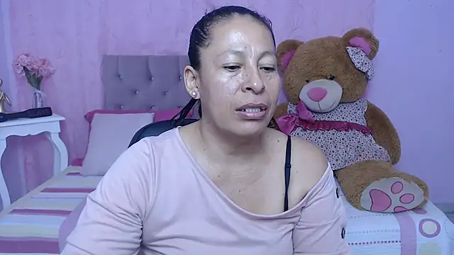 Snapshot of mature_martina chatting on 07.02.26 mature martina online show from 07.02.26