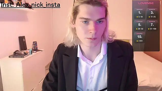Snapshot of Alex_Nick_ chatting on 02.18.25 Alex Nick online show from 02.18.25