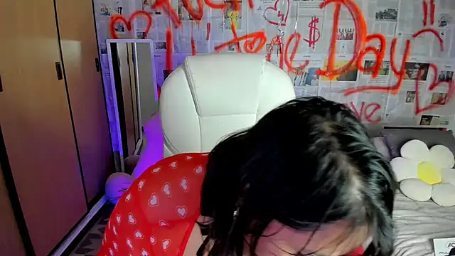 Snapshot of bigbooty-30 chatting on 02.16.25 bigbooty-30 online show from 02.16.25