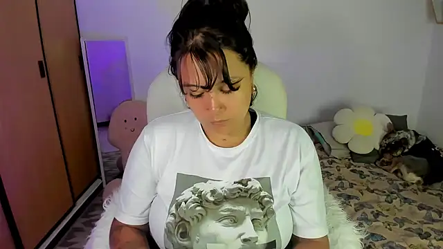 Snapshot of bigbooty-30 chatting on 03.13.25 bigbooty-30 online show from 03.13.25