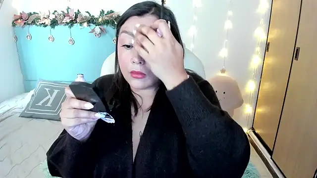 Snapshot of bigbooty-30 chatting on 01.14.26 bigbooty-30 online show from 01.14.26