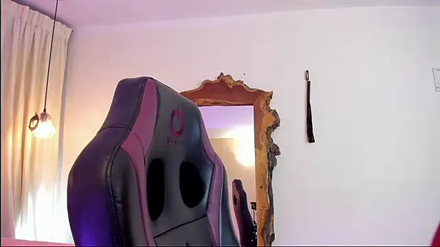 BonnieBad01 online show from 10.31.25