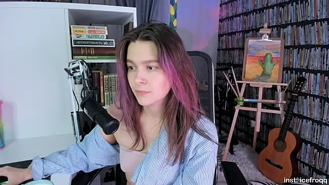 Snapshot of icefroqq chatting on 12.04.24 icefroqq online show from 12.04.24