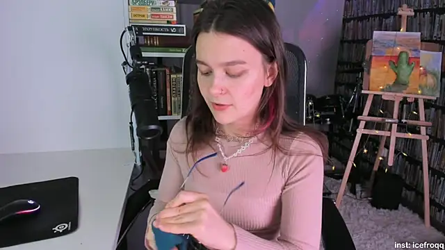 Snapshot of icefroqq chatting on 02.03.25 icefroqq online show from 02.03.25