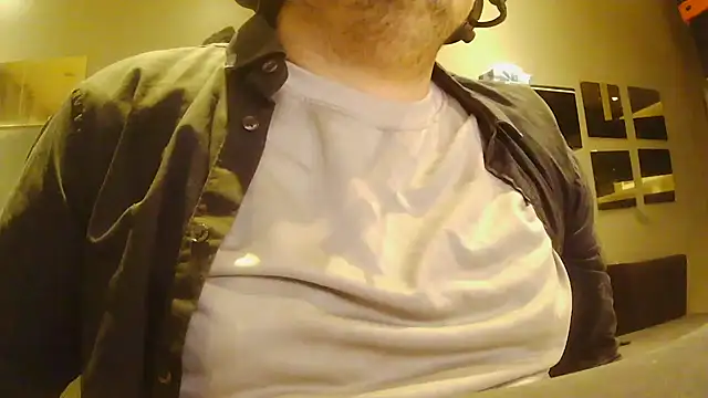 Bebemickey75 online show from 12.17.25