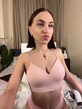 Snapshot of AnnGilbert chatting on 12.28.24 AnnGilbert online show from 12.28.24