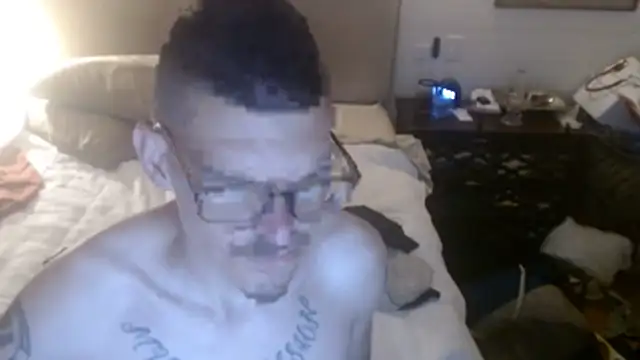 Snapshot of theschisel chatting on 04.01.26 theschisel online show from 04.01.26