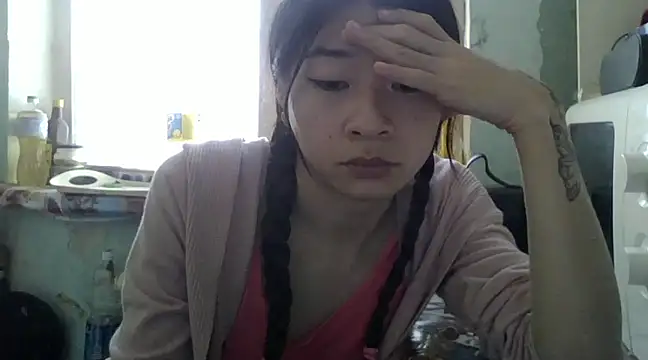 CarlyJoy online show from 02.05.25