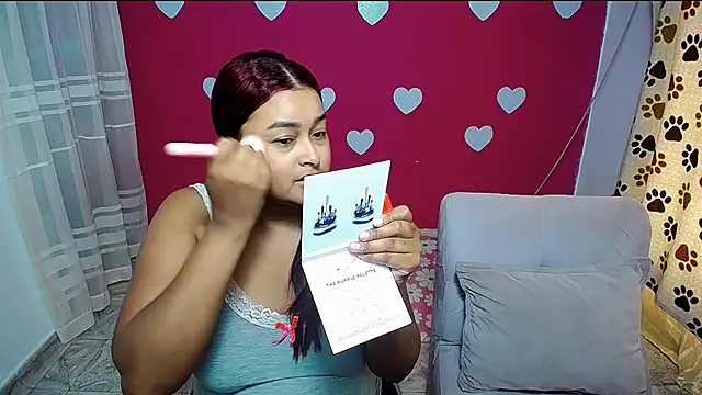 Snapshot of violeta_rous chatting on 04.18.26 violeta rous online show from 04.18.26