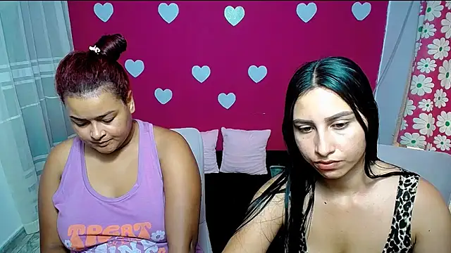 Snapshot of violeta_rous chatting on 04.27.26 violeta rous online show from 04.27.26