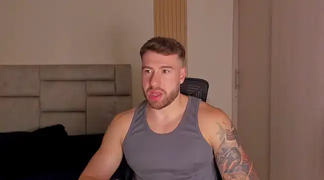 Snapshot of paul_rogerr chatting on 01.11.25 paul rogerr online show from 01.11.25