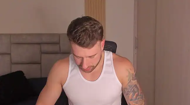 Snapshot of paul_rogerr chatting on 01.15.25 paul rogerr online show from 01.15.25