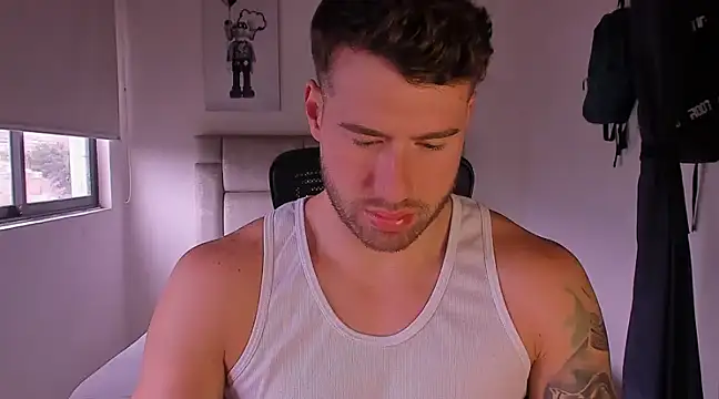 Snapshot of paul_rogerr chatting on 02.13.25 paul rogerr online show from 02.13.25