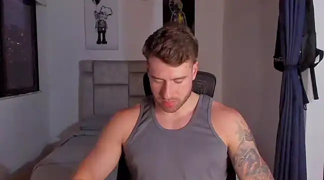 Snapshot of paul_rogerr chatting on 02.14.25 paul rogerr online show from 02.14.25