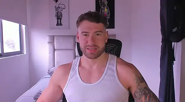 Snapshot of paul_rogerr chatting on 02.18.25 paul rogerr online show from 02.18.25