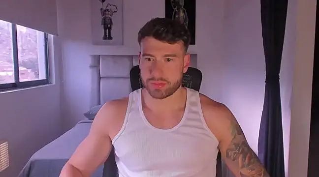 Snapshot of paul_rogerr chatting on 02.23.25 paul rogerr online show from 02.23.25