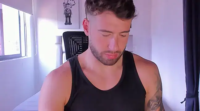 Snapshot of paul_rogerr chatting on 03.08.25 paul rogerr online show from 03.08.25