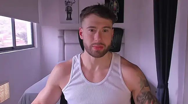 Snapshot of paul_rogerr chatting on 03.10.25 paul rogerr online show from 03.10.25