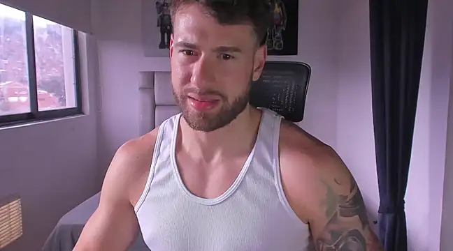 Snapshot of paul_rogerr chatting on 03.10.25 paul rogerr online show from 03.10.25